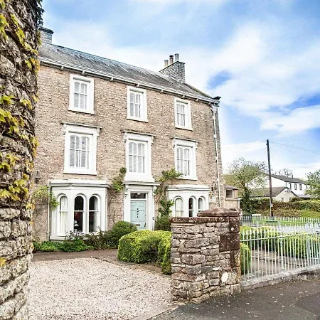 Redmayne House