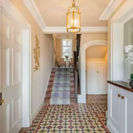 Redmayne House *